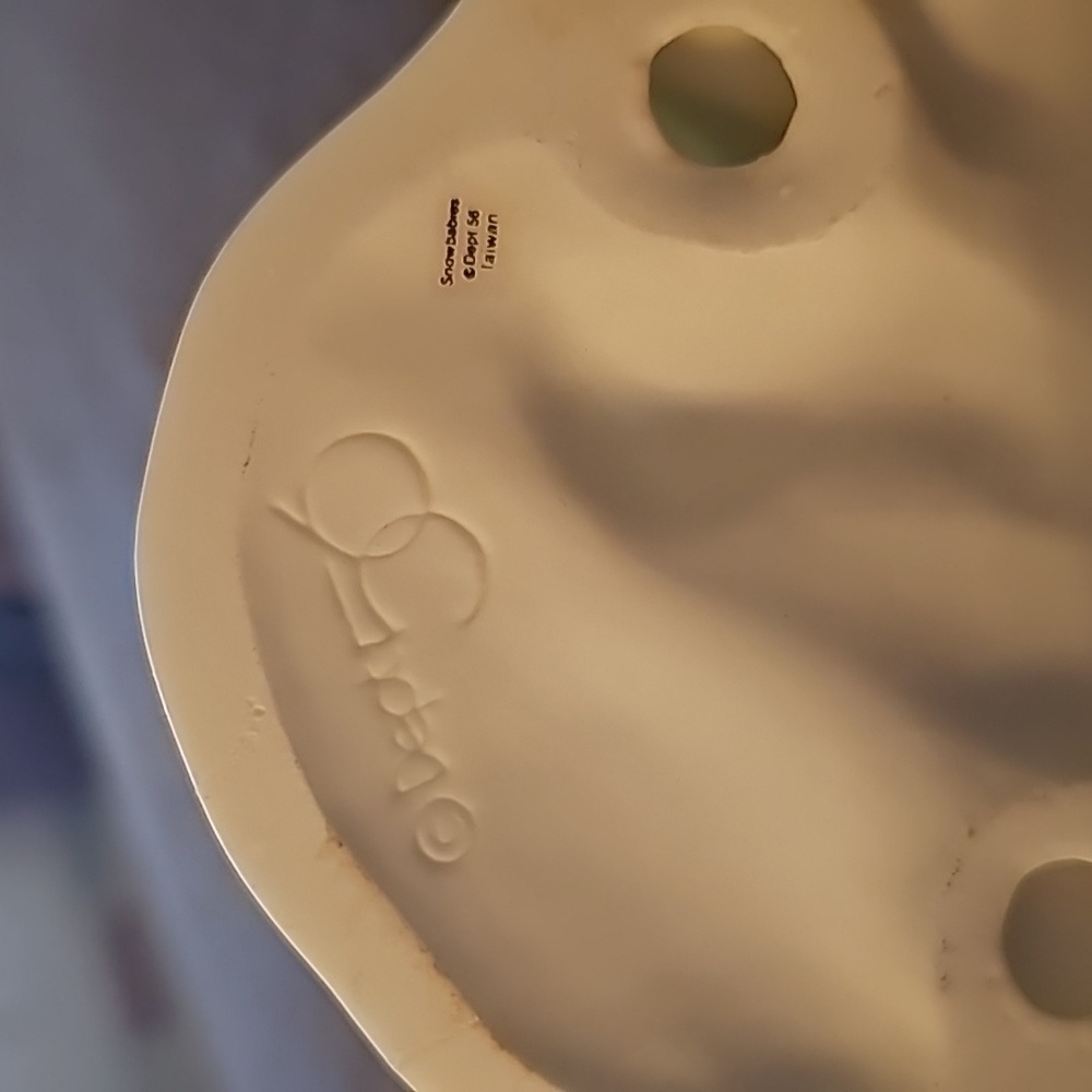 Dept 56 Snowbabies “I'll Put Up The Christmas Tree" - Picture 6 of 6